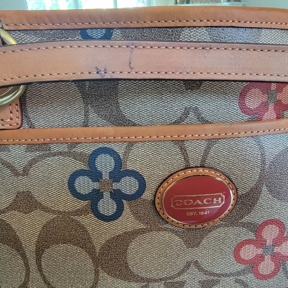 Coach Classic Peyton Clover Tote - Picture 15 of 15
